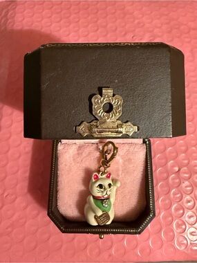 Lucky Maneki Neko Juicy Couture Cat Charm